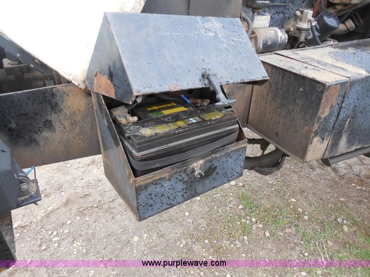 image for item A5145 Willmar 745 Air Ride self-propelled sprayer