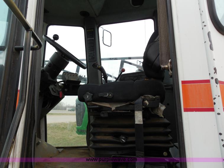 image for item A5145 Willmar 745 Air Ride self-propelled sprayer