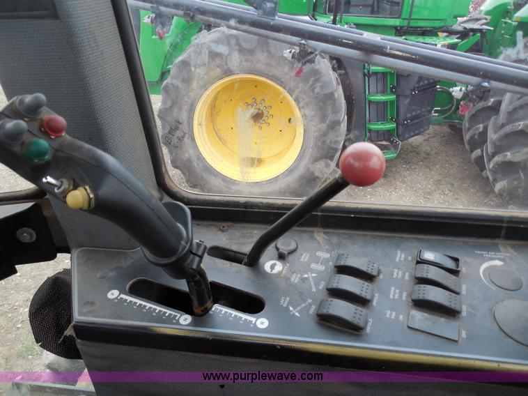 image for item A5145 Willmar 745 Air Ride self-propelled sprayer