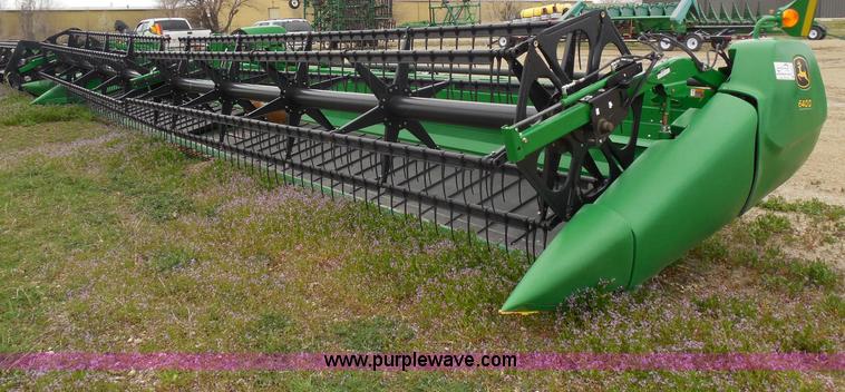 image for item A5147 2011 John Deere 640D HydraFloat draper header