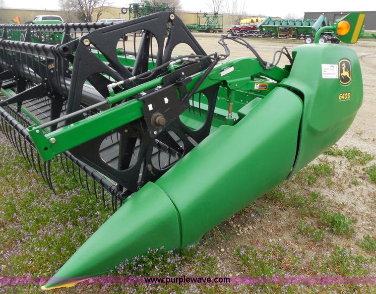 2011 John Deere 640D HydraFloat draper header in Wichita, KS Item