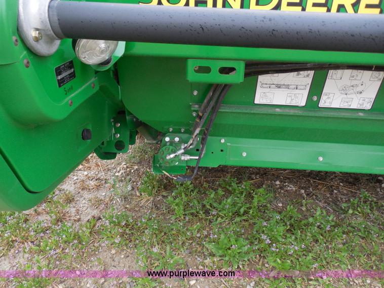 image for item A5147 2011 John Deere 640D HydraFloat draper header