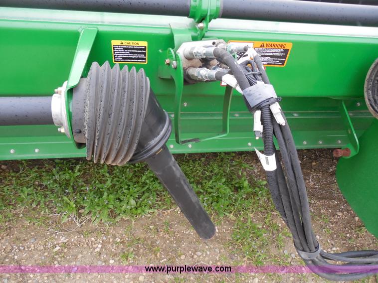 image for item A5147 2011 John Deere 640D HydraFloat draper header