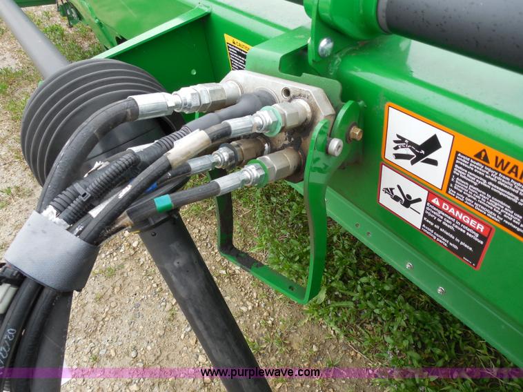 image for item A5147 2011 John Deere 640D HydraFloat draper header