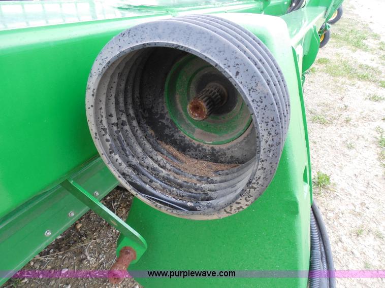 image for item A5147 2011 John Deere 640D HydraFloat draper header