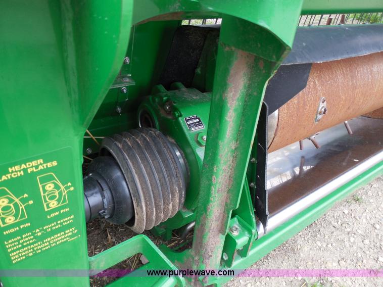 image for item A5147 2011 John Deere 640D HydraFloat draper header