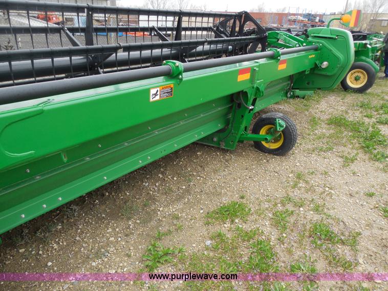 image for item A5147 2011 John Deere 640D HydraFloat draper header