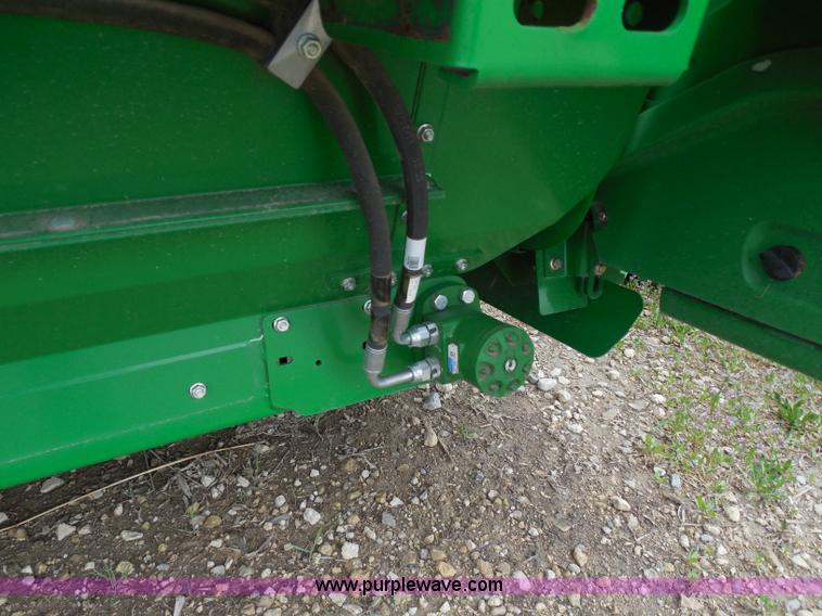 image for item A5147 2011 John Deere 640D HydraFloat draper header
