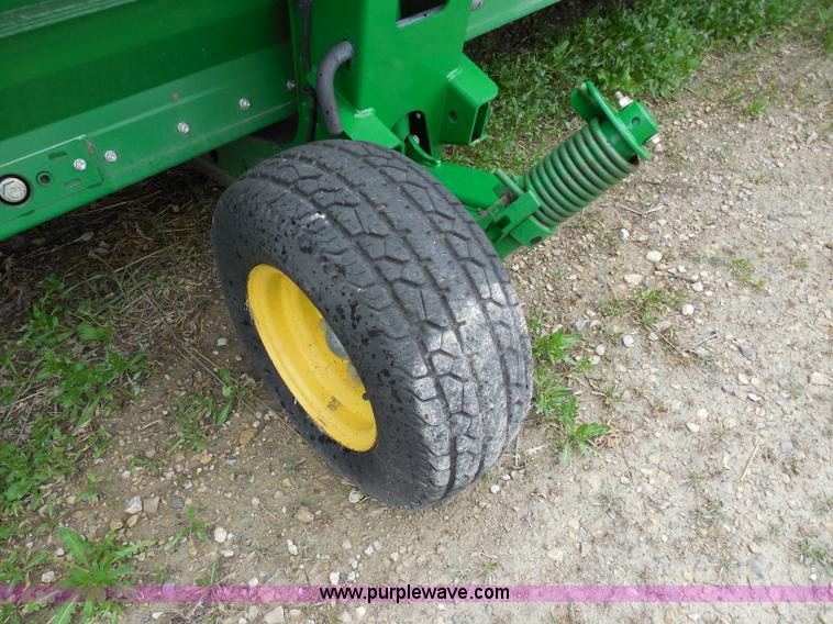 image for item A5147 2011 John Deere 640D HydraFloat draper header