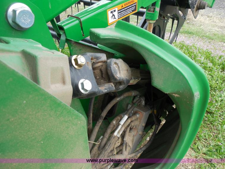 image for item A5147 2011 John Deere 640D HydraFloat draper header