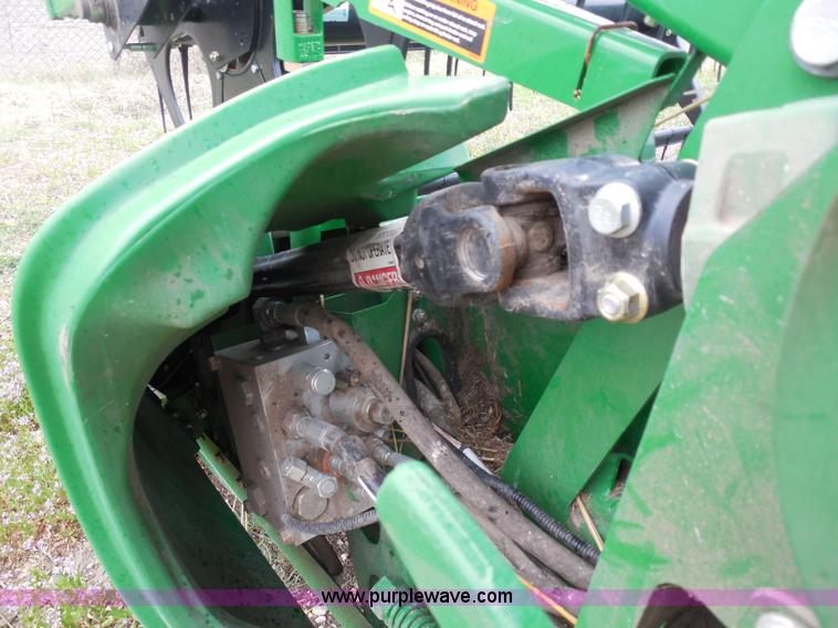 image for item A5147 2011 John Deere 640D HydraFloat draper header