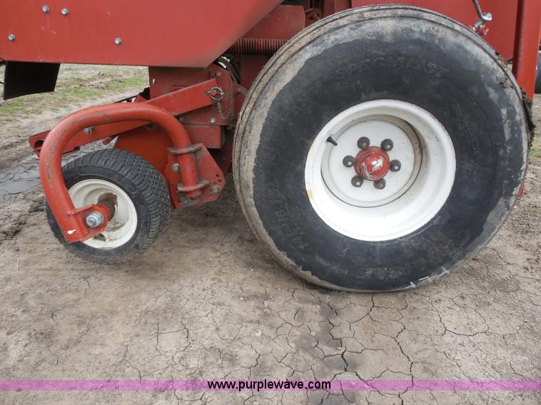 image for item A5152 2000 Hesston 856A round baler