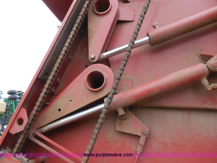 image for item A5153 1993 Hesston 565A round baler