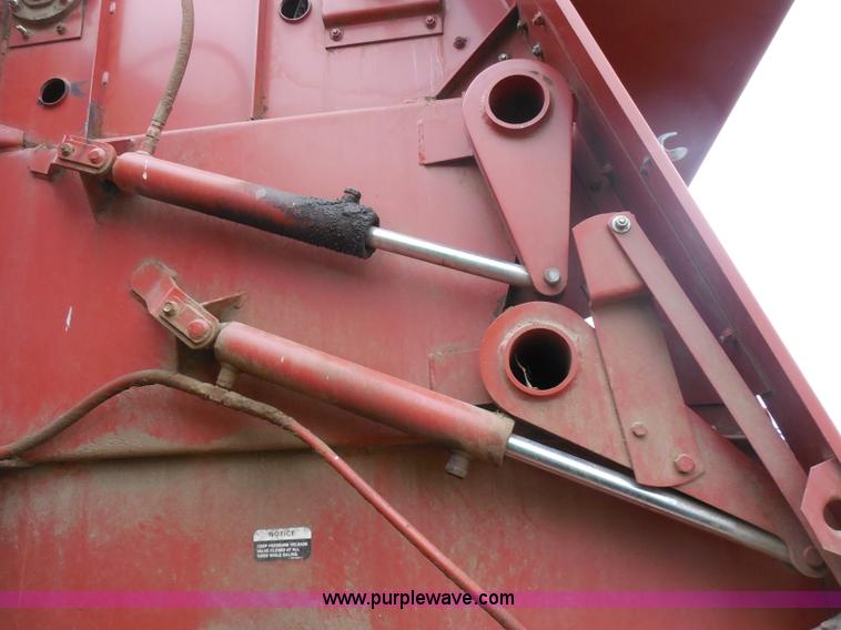 image for item A5153 1993 Hesston 565A round baler