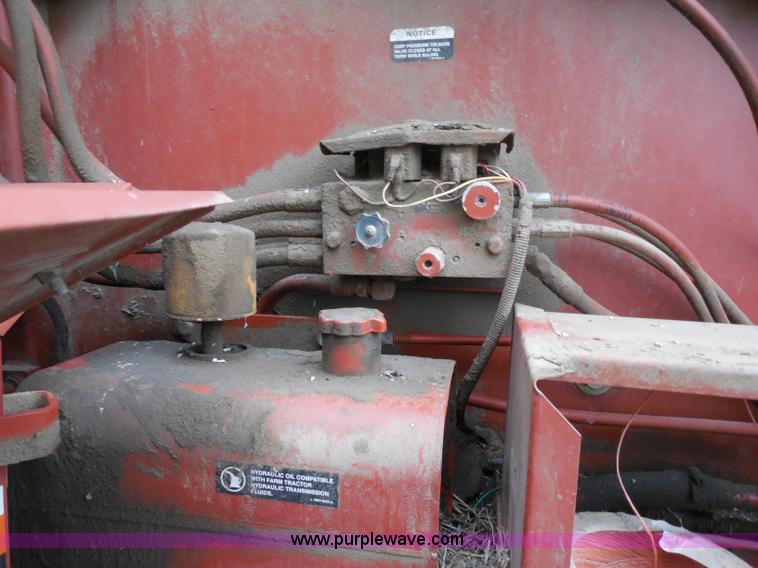 image for item A5153 1993 Hesston 565A round baler