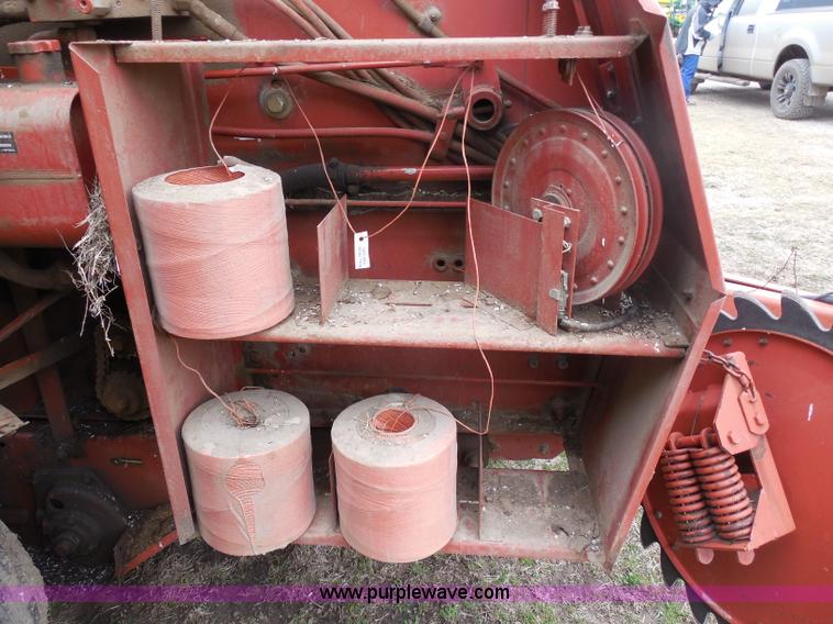 image for item A5153 1993 Hesston 565A round baler