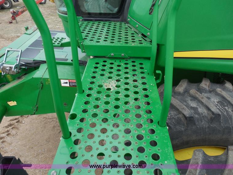 image for item A5159 2002 John Deere 9750 STS 2WD combine