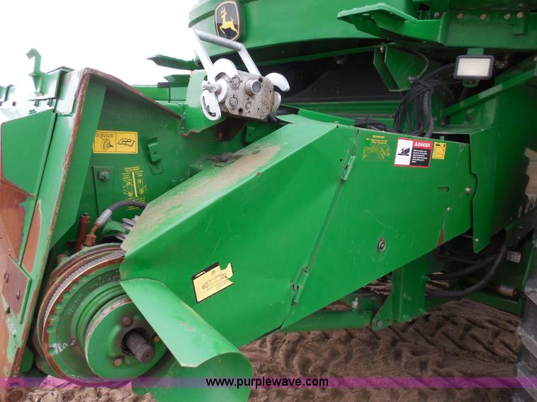 image for item A5159 2002 John Deere 9750 STS 2WD combine