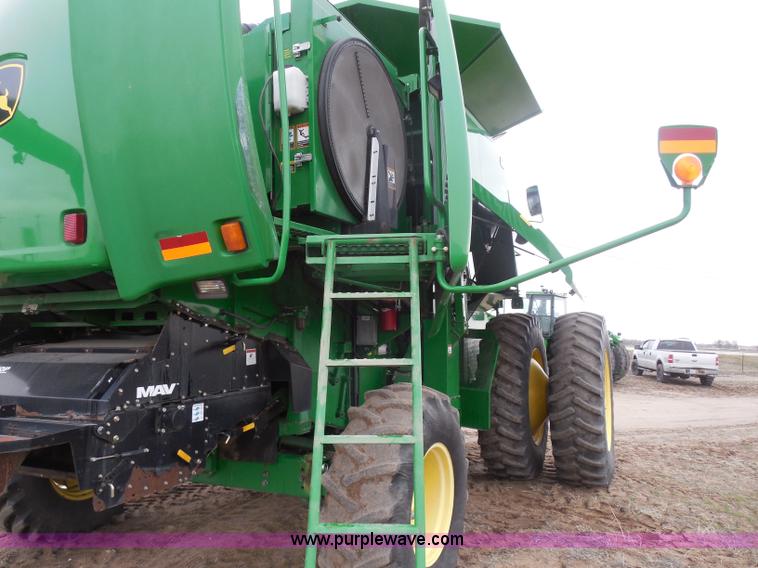 image for item A5159 2002 John Deere 9750 STS 2WD combine