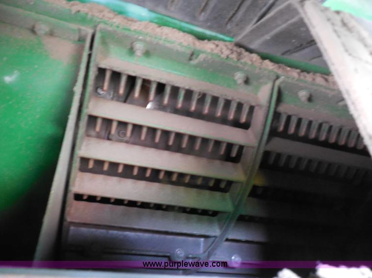 image for item A5159 2002 John Deere 9750 STS 2WD combine