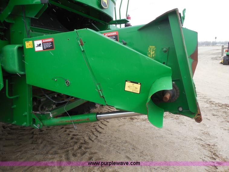 image for item A5159 2002 John Deere 9750 STS 2WD combine