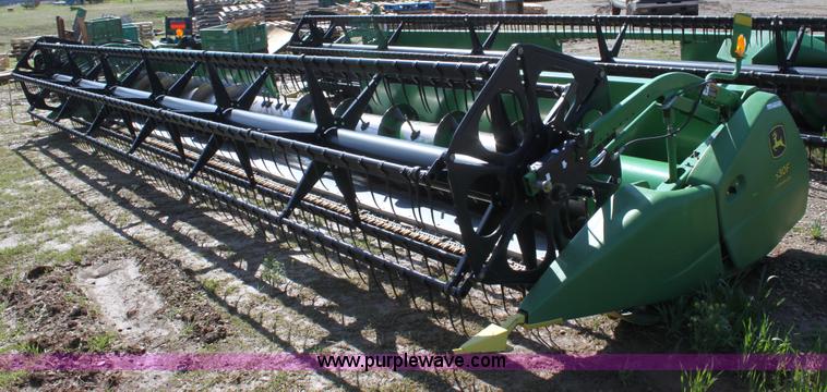 image for item AA9053 2004 John Deere 630F HydraFlex header