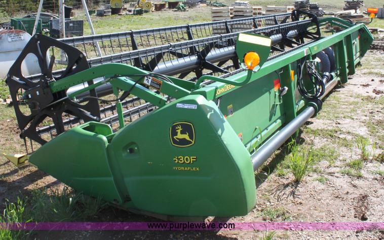 image for item AA9053 2004 John Deere 630F HydraFlex header