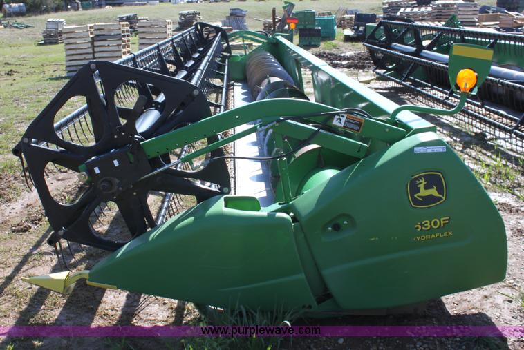 image for item AA9053 2004 John Deere 630F HydraFlex header
