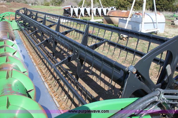 image for item AA9053 2004 John Deere 630F HydraFlex header