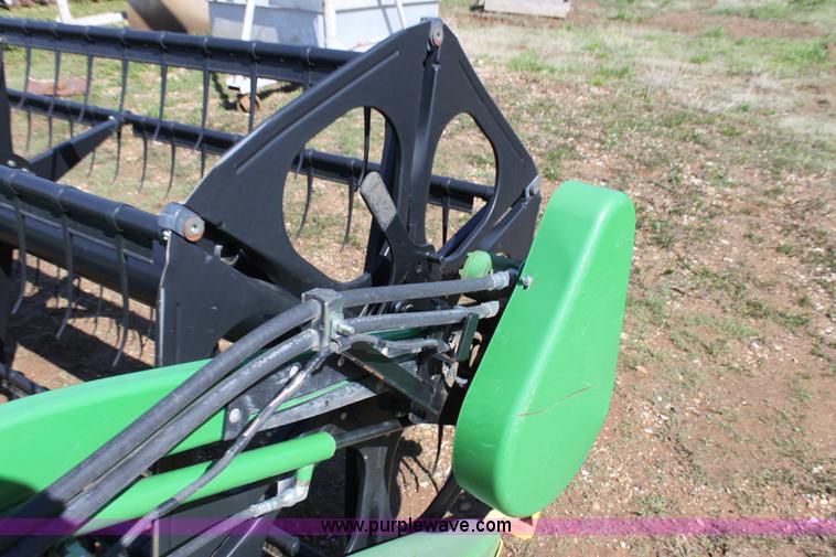 image for item AA9053 2004 John Deere 630F HydraFlex header