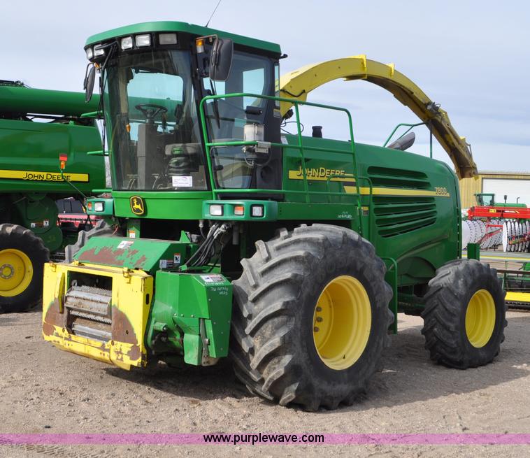 image for item C3432 2005 John Deere 7800 forage harvester