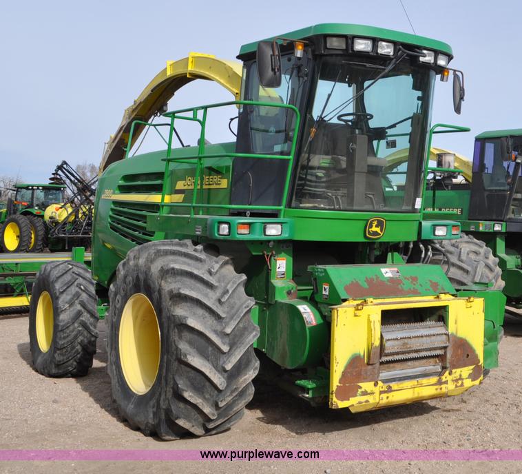 image for item C3432 2005 John Deere 7800 forage harvester