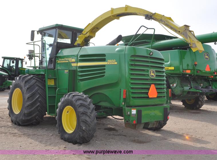 image for item C3432 2005 John Deere 7800 forage harvester