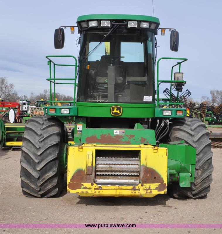 image for item C3432 2005 John Deere 7800 forage harvester