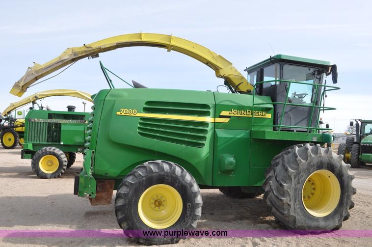 image for item C3432 2005 John Deere 7800 forage harvester