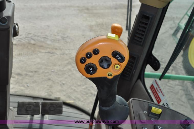 image for item C3432 2005 John Deere 7800 forage harvester