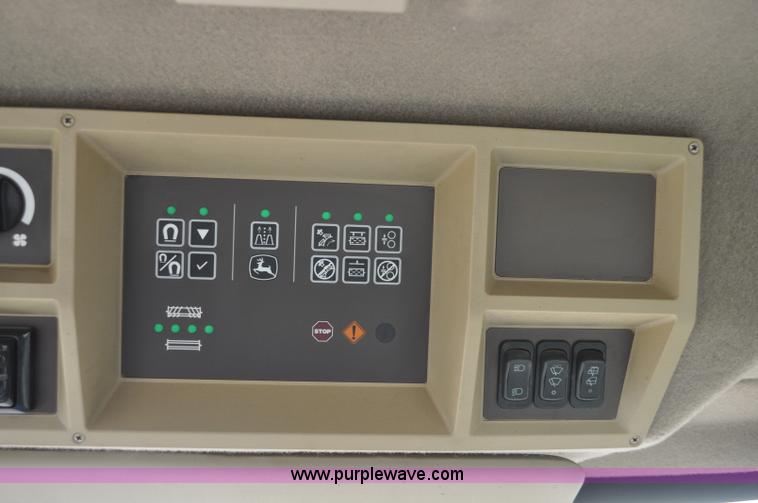 image for item C3432 2005 John Deere 7800 forage harvester