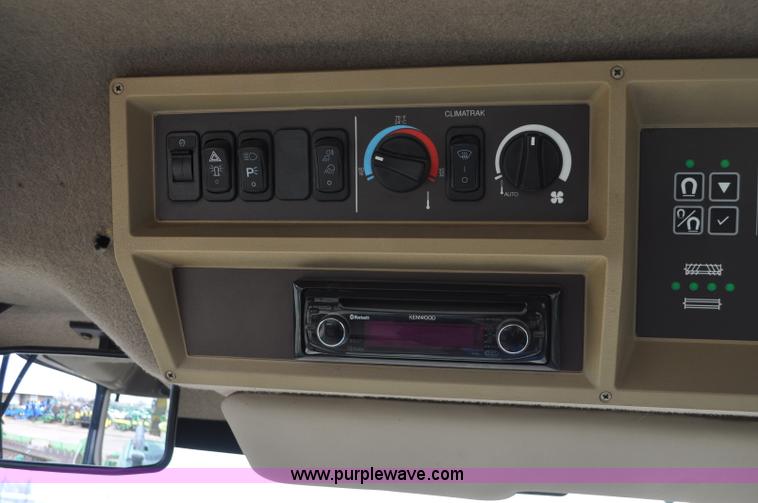 image for item C3432 2005 John Deere 7800 forage harvester