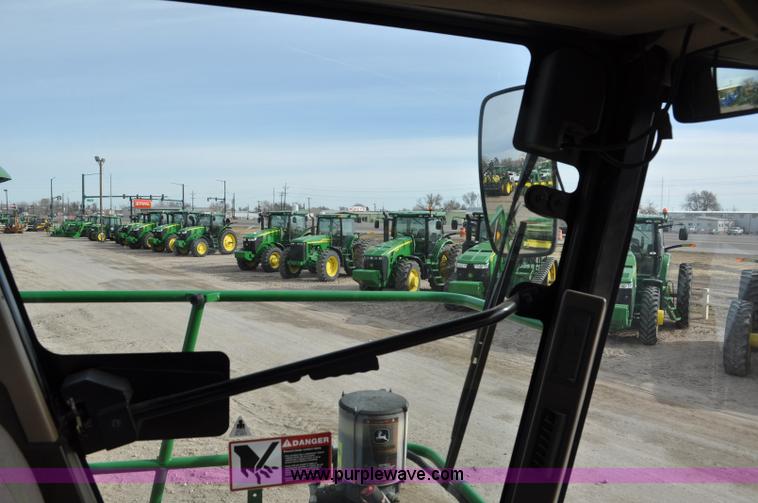 image for item C3432 2005 John Deere 7800 forage harvester