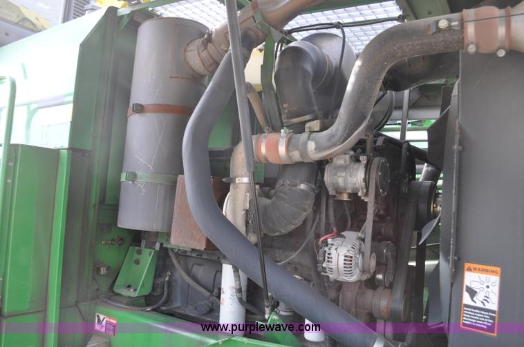 image for item C3432 2005 John Deere 7800 forage harvester