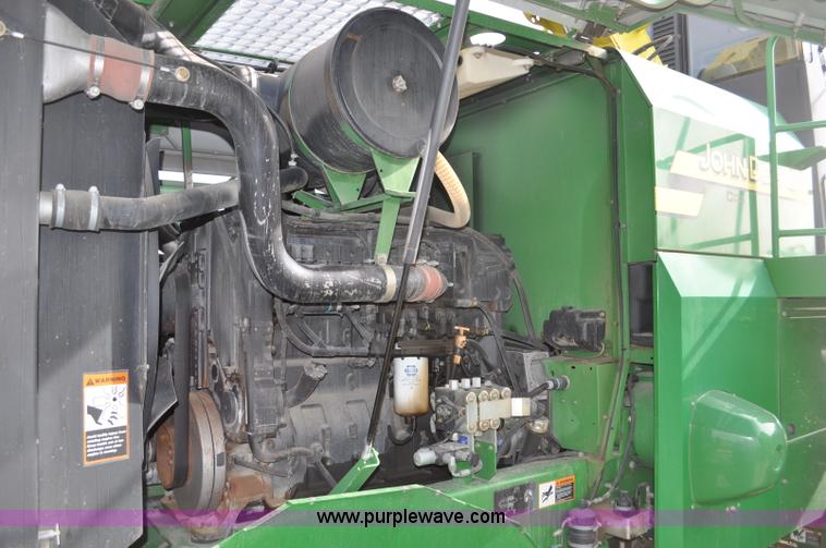 image for item C3432 2005 John Deere 7800 forage harvester