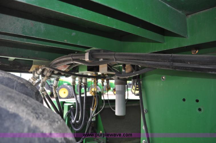 image for item C3432 2005 John Deere 7800 forage harvester