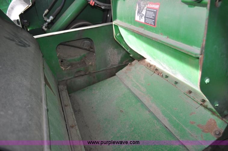 image for item C3432 2005 John Deere 7800 forage harvester