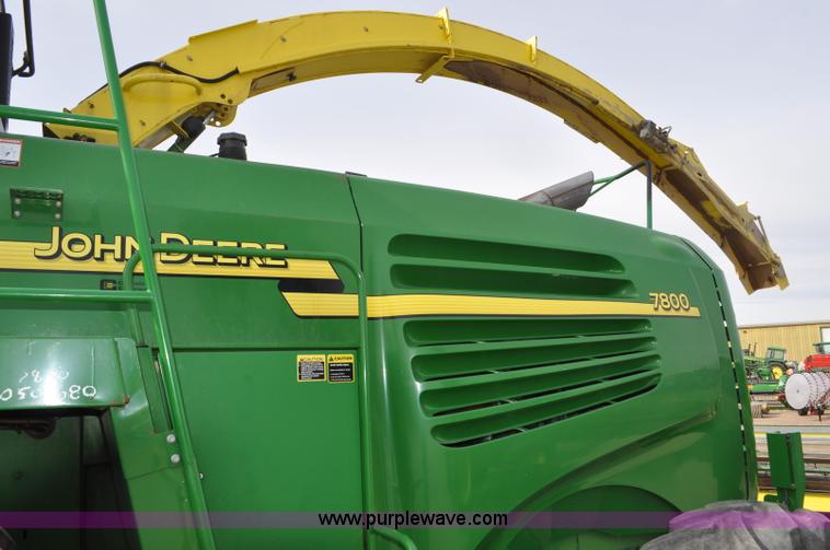 image for item C3432 2005 John Deere 7800 forage harvester