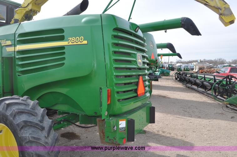 image for item C3432 2005 John Deere 7800 forage harvester