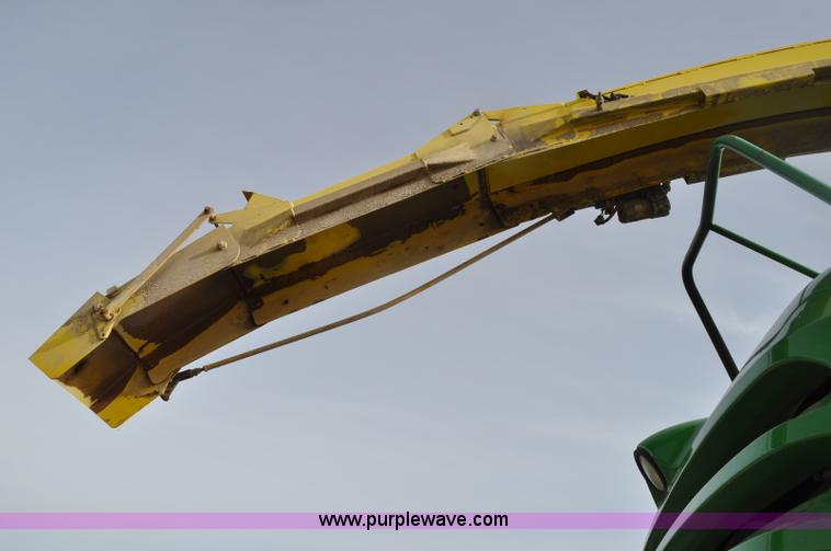 image for item C3432 2005 John Deere 7800 forage harvester