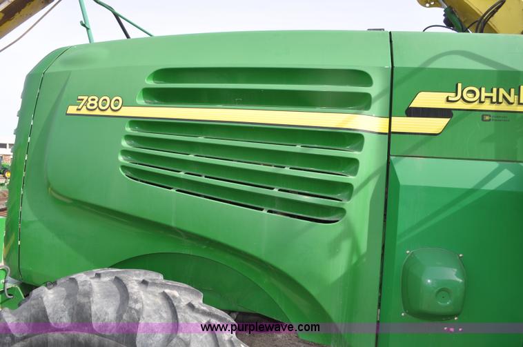 image for item C3432 2005 John Deere 7800 forage harvester