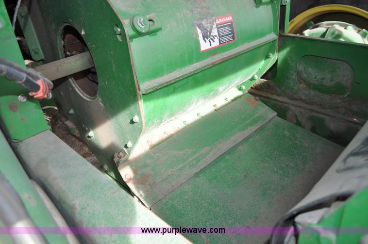 image for item C3432 2005 John Deere 7800 forage harvester