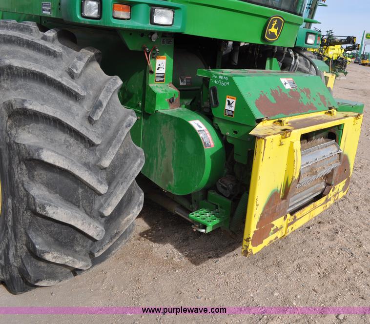 image for item C3432 2005 John Deere 7800 forage harvester