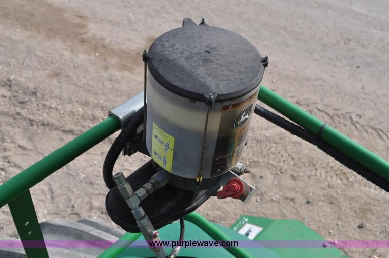 image for item C3432 2005 John Deere 7800 forage harvester